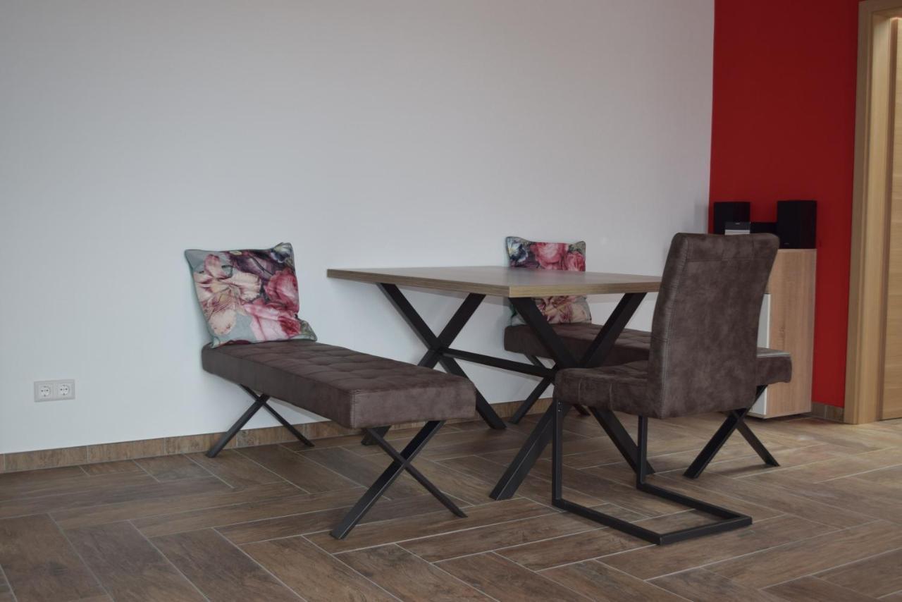 Hunsruecker-Fewo - Die Erlebnishuette - 2 Ferienwohnungen Im Hunsrueck In Unzenberg Gobenhausen 客房 照片
